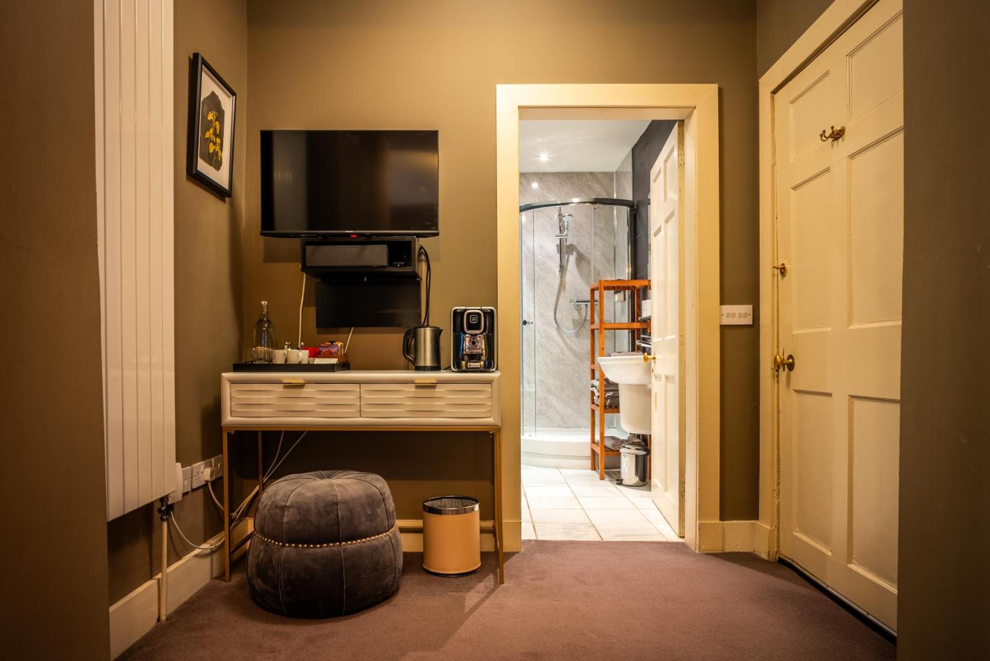 إدنبرة Six Brunton Place Guest House المظهر الخارجي الصورة