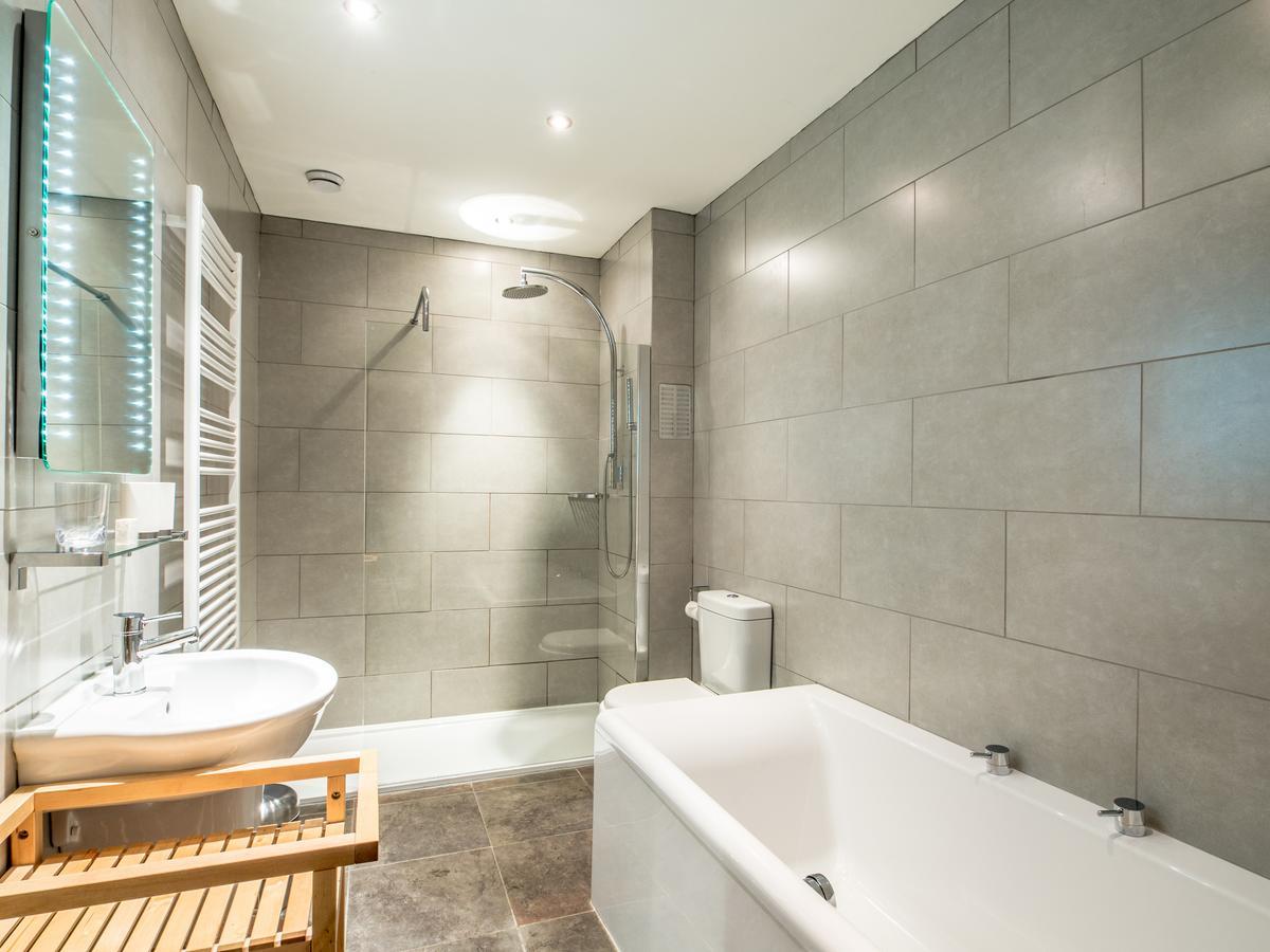 إدنبرة Six Brunton Place Guest House المظهر الخارجي الصورة