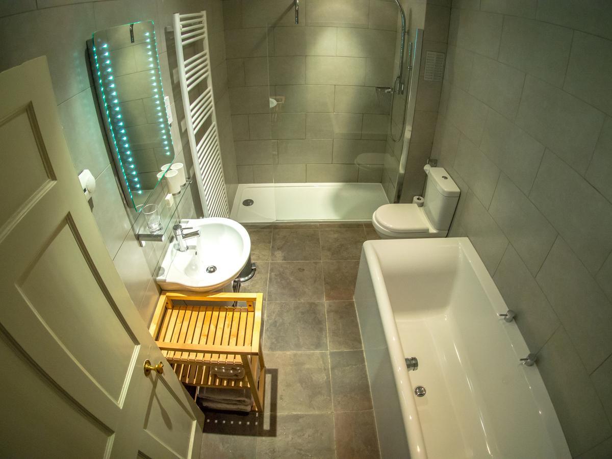 إدنبرة Six Brunton Place Guest House المظهر الخارجي الصورة